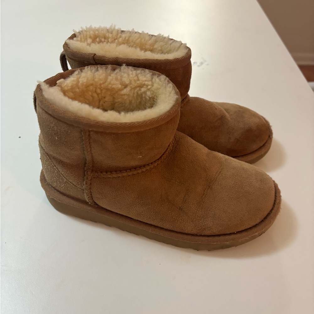 UGG Kids Short Shearling Boots - Chestnut Brown